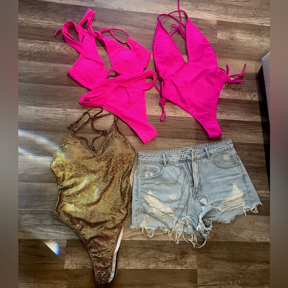 Beach essentials 🏖️